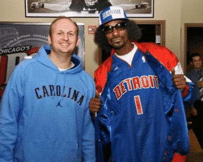 (2008) Artists of Snoop's caliber always create such a buzz in the office, for more reasons than one this was the case on this day! :)